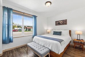 2 bedrooms, iron/ironing board, free WiFi, bed sheets - Modern Apartment, Full Kitchen, 2 Bed/2 Bath - ONLY 10 minutes from Glacier Park (Hungry Horse)