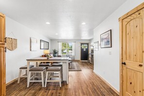 Interior - Modern Apartment, Full Kitchen, 2 Bed/2 Bath - ONLY 10 minutes from Glacier Park (Hungry Horse)