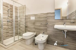 Doccia, bidet