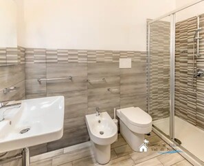 Doccia, bidet