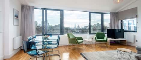Mulberry South Penthouse | Living area