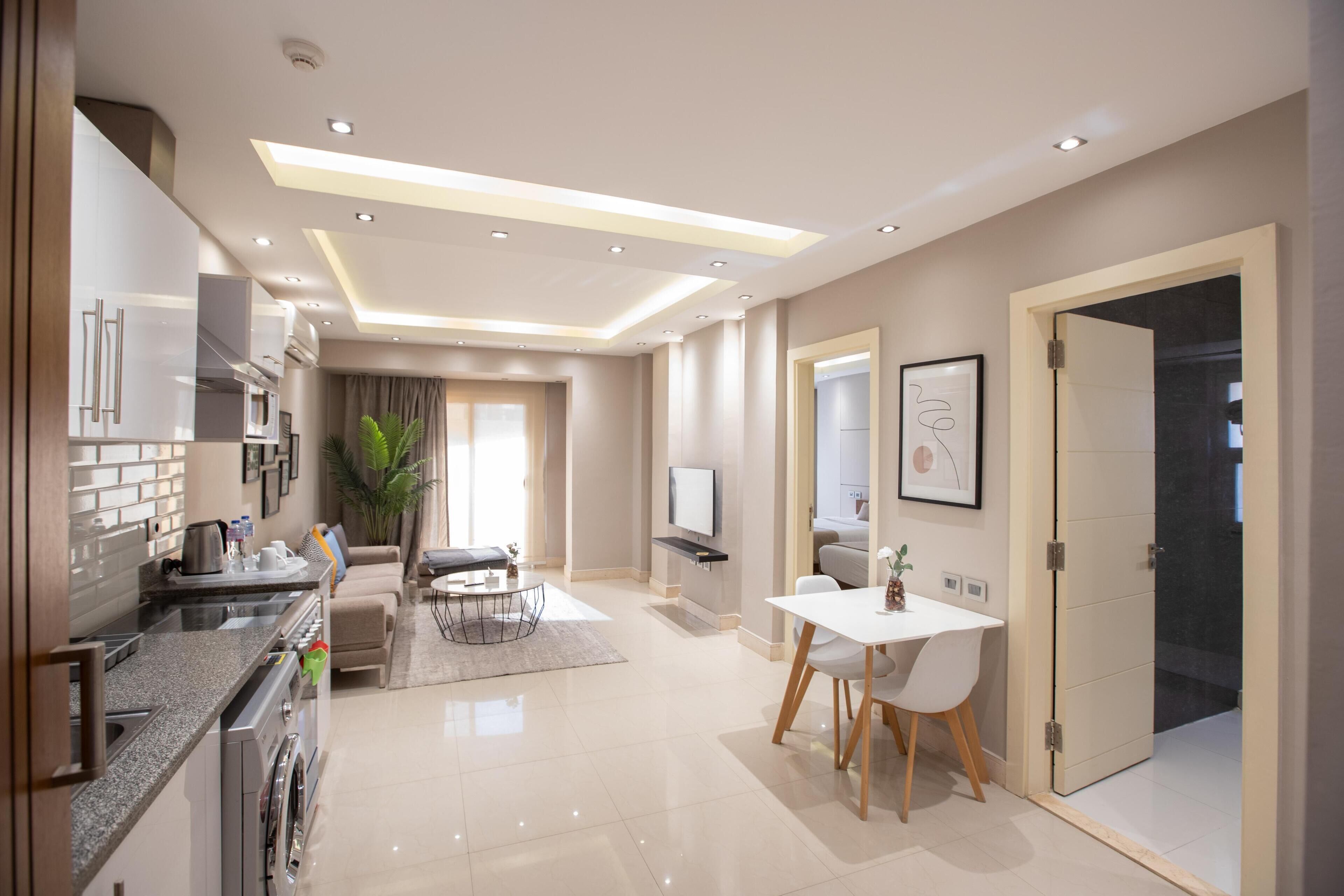 Frigobar, cofres nos quartos, escrivaninha, Wi-Fi de cortesia