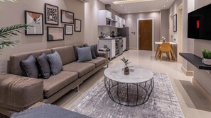 Minibar, két bảo mật tại phòng, bàn 