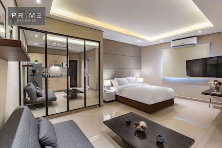 Studio | Minibar, in-room safe, desk, free WiFi