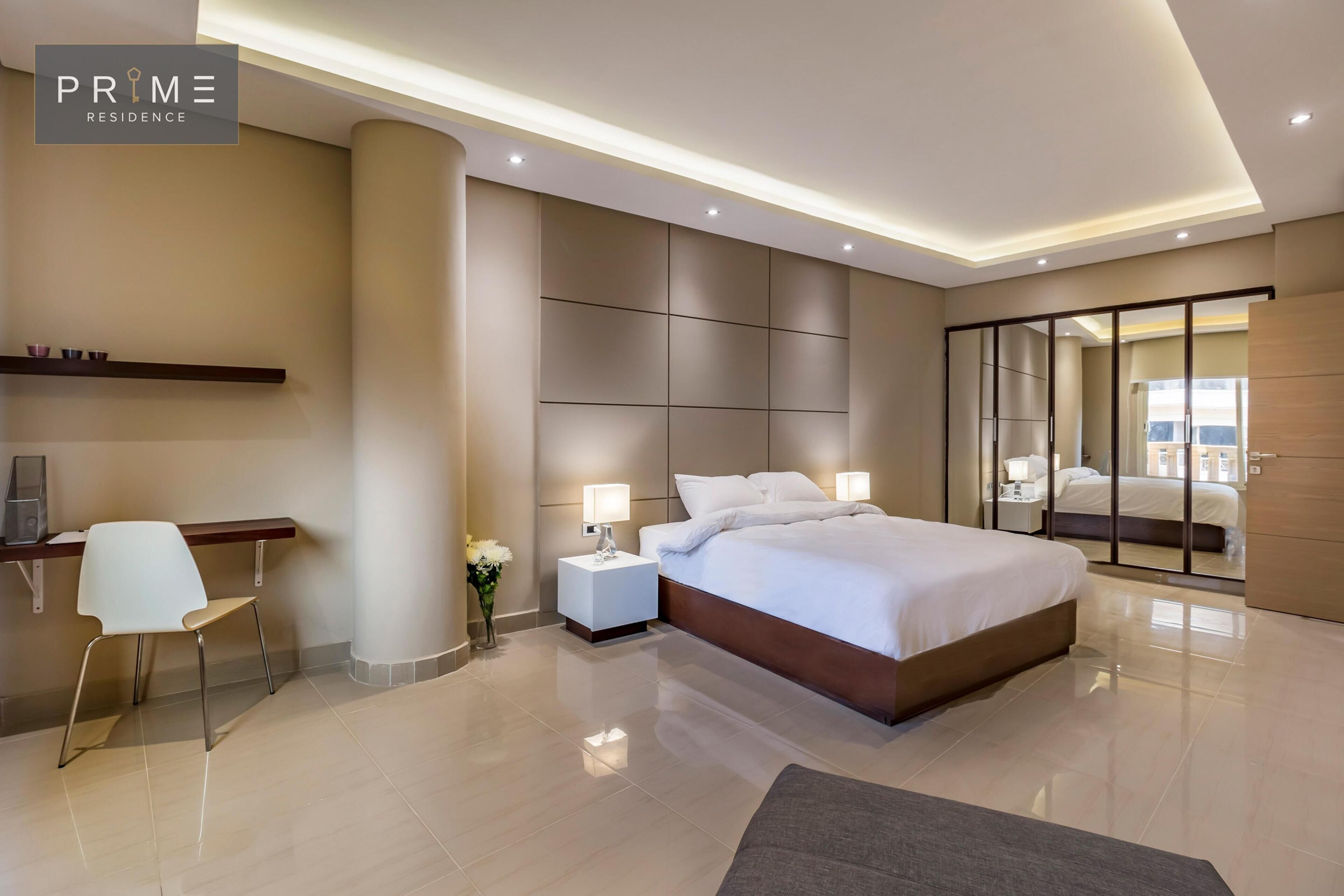 Minibar, in-room safe, desk, free WiFi