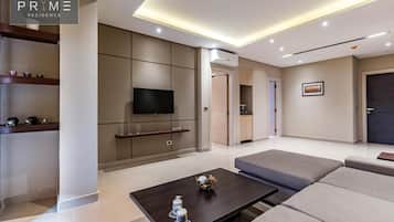 Minibar, in-room safe, desk, free WiFi