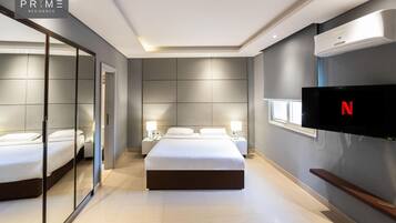 Studio | Minibar, in-room safe, desk, free WiFi