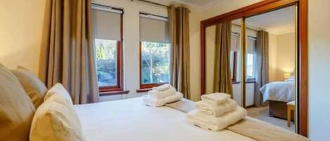 3 Schlafzimmer, Bügeleisen/Bügelbrett, WLAN, Bettwäsche