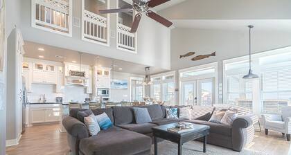 The Queen - Crystal Beach Luxury Home Unobstructed View, Super Cute!