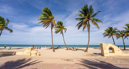 The Surf Hollywood Beach