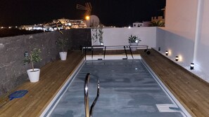 Een verwarmd zwembad