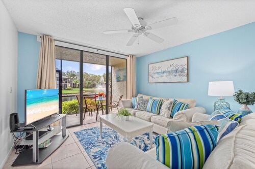 *Casa Bella* Waterfront View! 2BR, w/2 Pools, Mins to IMG/Beach/Anna Maria Isl