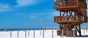 *Casa Bella* Waterfront View! 2BR, w/2 Pools, Mins to IMG/Beach/Anna Maria Isl
