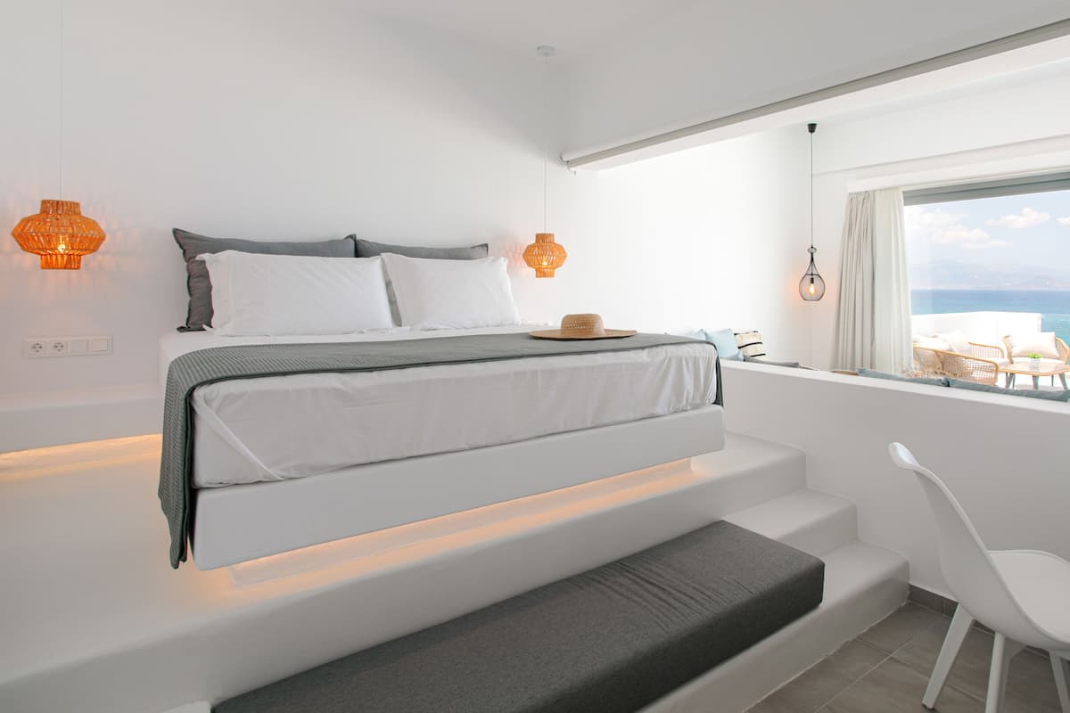 2 bedrooms, premium bedding, down duvets, pillow-top beds