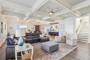 Smart TV, table tennis