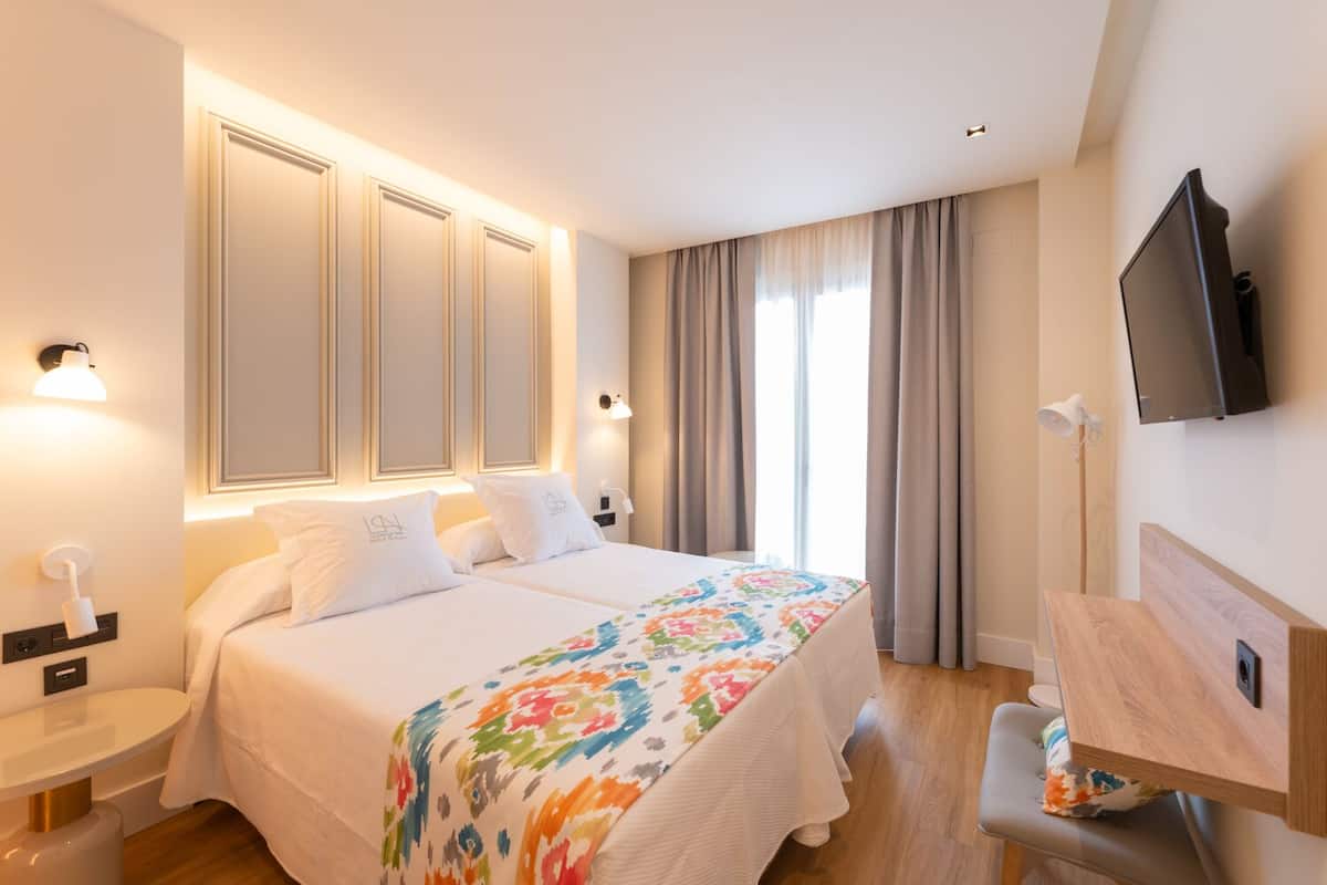 Deluxe Twin Room | 1 bilik tidur, cadar kapas Mesir, peralatan tempat tidur premium