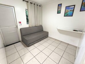 公寓 | 客廳 | 電視