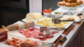 Free daily full breakfast