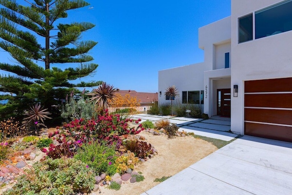 Sunsetdeckssandiego
Million $ renovations to allow for a perfect family vacay!