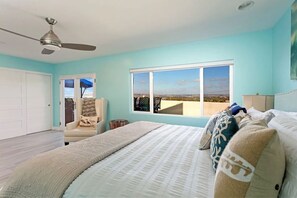 5 bedrooms, desk, iron/ironing board, travel crib