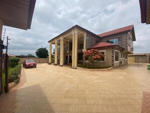 Apartment | Exterior - Cozy Kumasi Apartment With 2 Bedrooms (Kumasi)