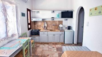 Apartment | Private kitchen | Fridge, oven, electric kettle, toaster