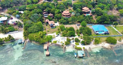 Villa con Vista @ Calabash Bight, Roatan.