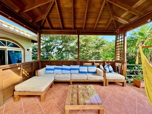 Property grounds - Villa Descanso @Lighthouse, West Bay (West Bay)