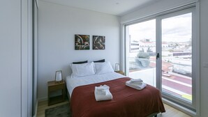 2 soverom, strykejern/-brett, reiseseng for barn og wi-fi (inkludert)