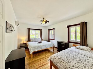 2 habitaciones, tabla de planchar con plancha, wifi y ropa de cama 
