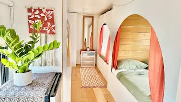 1 habitación, escritorio, wifi gratis y ropa de cama