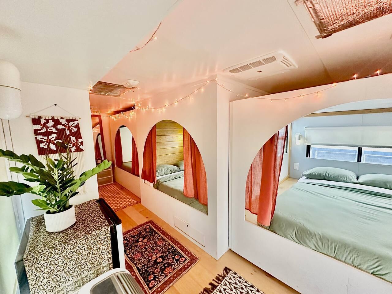 1 bedroom, desk, free WiFi, bed sheets