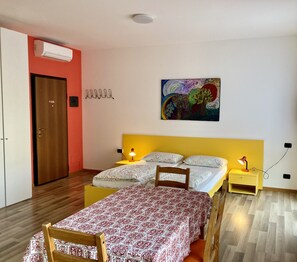 1 habitación y caja de seguridad en la habitación 