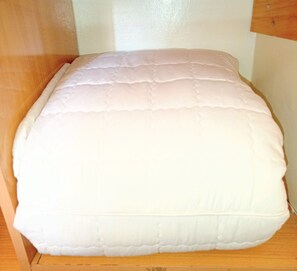 1 slaapkamer, een strijkplank/strijkijzer, gratis wifi, beddengoed