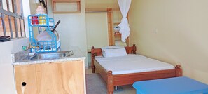1 chambre, fer et planche à repasser, Wi-Fi gratuit, draps fournis