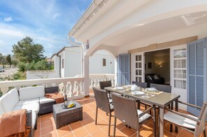 Outdoor dining - YourHouse Germanor, beach house in the north of Mallorca (Son Serra de Marina)