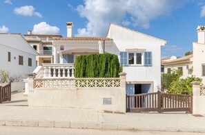 Exterior - YourHouse Germanor, beach house in the north of Mallorca (Son Serra de Marina)