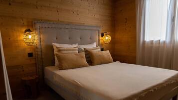 2 bedrooms, iron/ironing board, travel crib, free WiFi