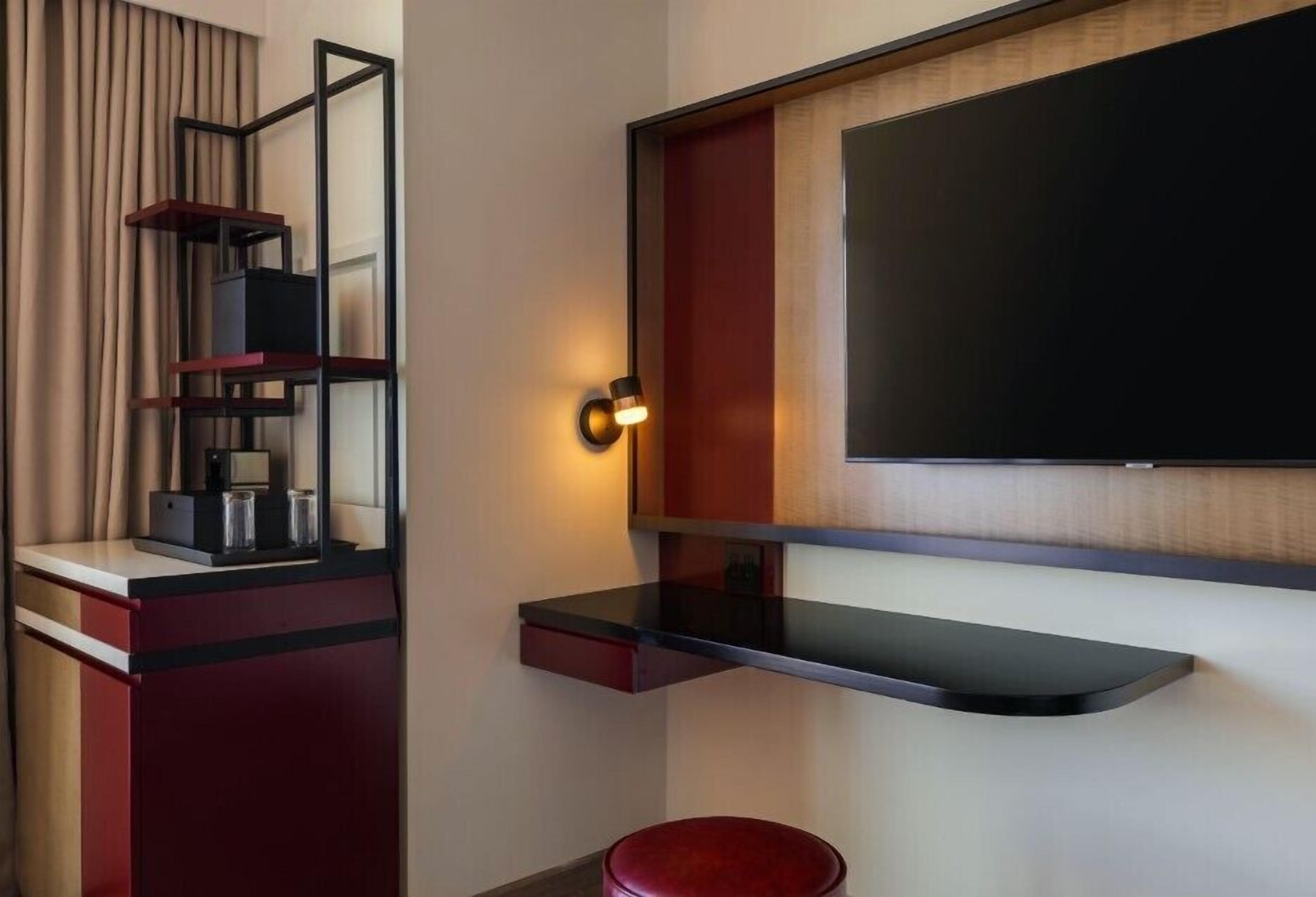 1 bedroom, hypo-allergenic bedding, down duvets, in-room safe