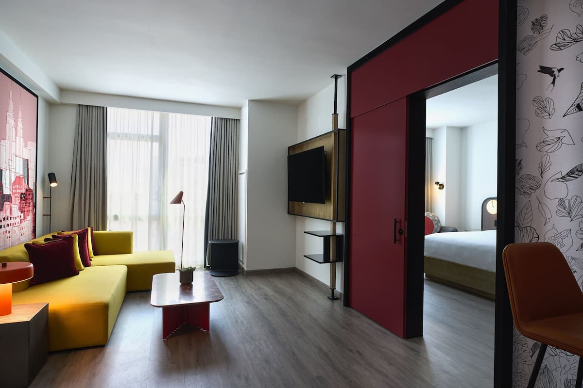 1 bedroom, hypo-allergenic bedding, down duvets, in-room safe