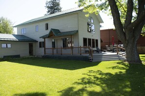 Exterior - Lakefront home with Dock and lagoon access in Bigfork (Bigfork)