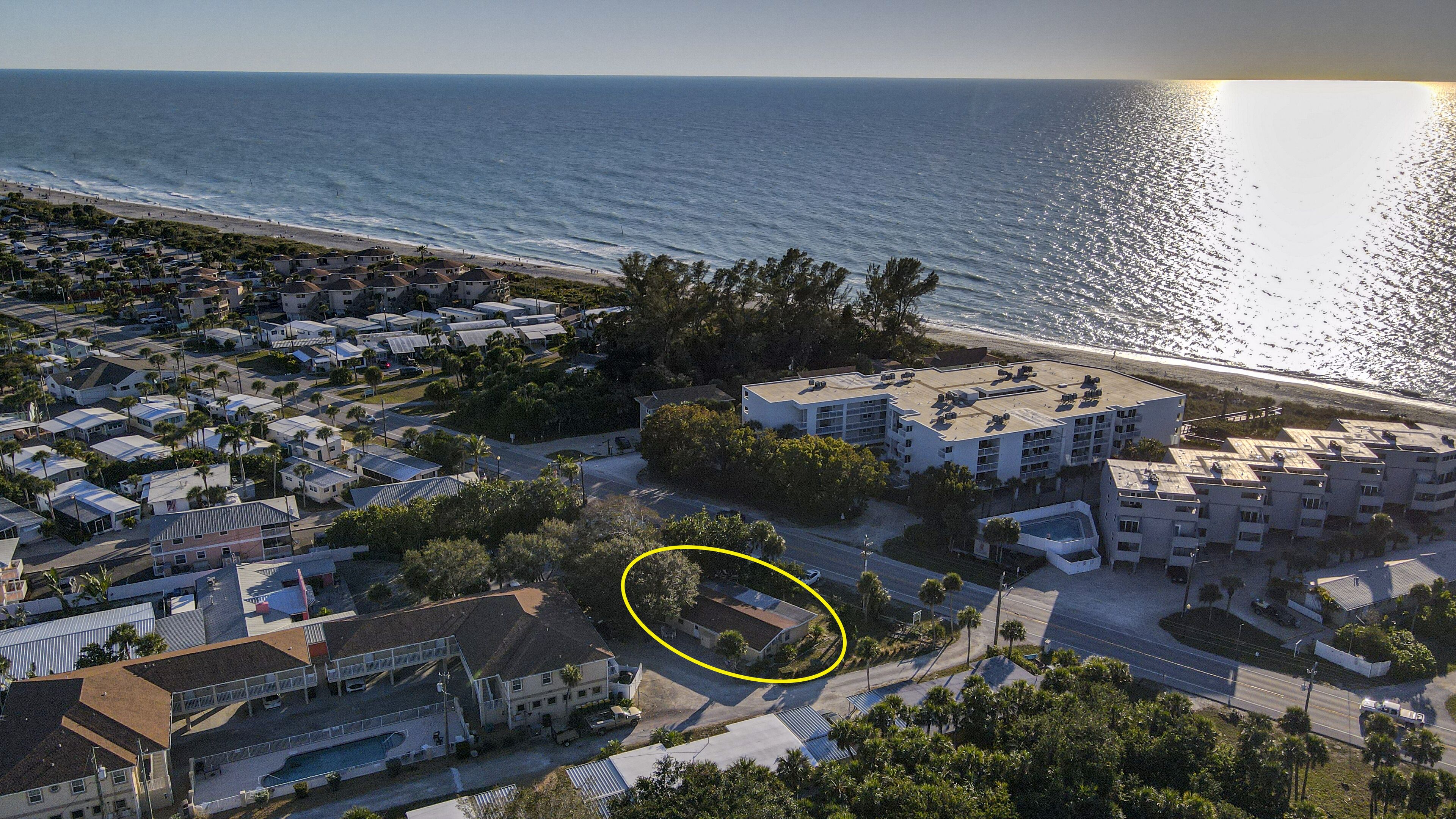 ~Luxury cottage with private beach access and boat slips~