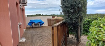 Large bright apartment, 3 bedrooms, sleeps 8 100m2