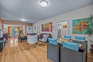 Smart TV, fireplace, DVD player, books