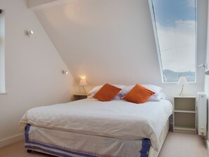 4 bedrooms, free WiFi, bed sheets - 4 bedroom accommodation in Marloes (Marloes)