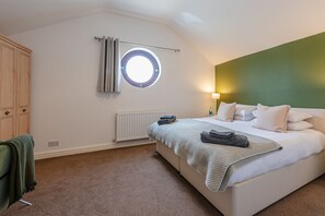 Superior Cottage, Private Bathroom | 3 bedrooms - Brook Farm Barn (York)
