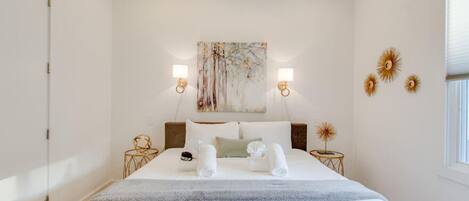 4 bedrooms, desk, iron/ironing board, WiFi