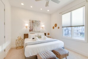 4 bedrooms, desk, iron/ironing board, WiFi