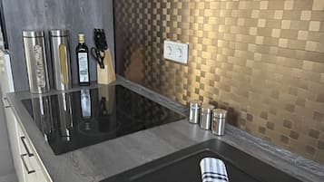 Kühlschrank, Ofen, Herdplatte, Geschirrspüler