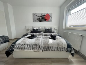 3 dormitorios, tabla de planchar con plancha, wifi gratis y ropa de cama